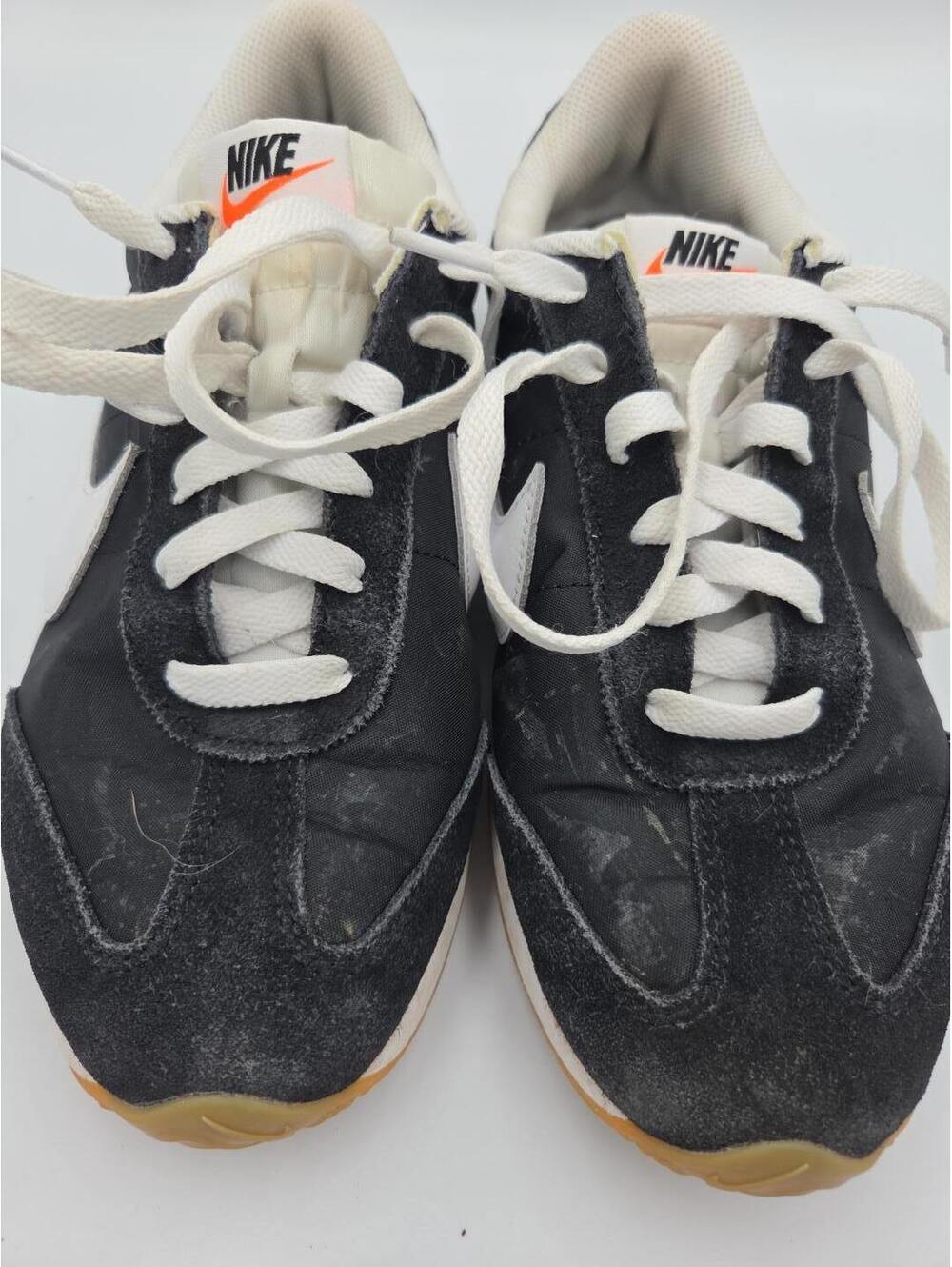 Nike sneakers black white with gum soles
